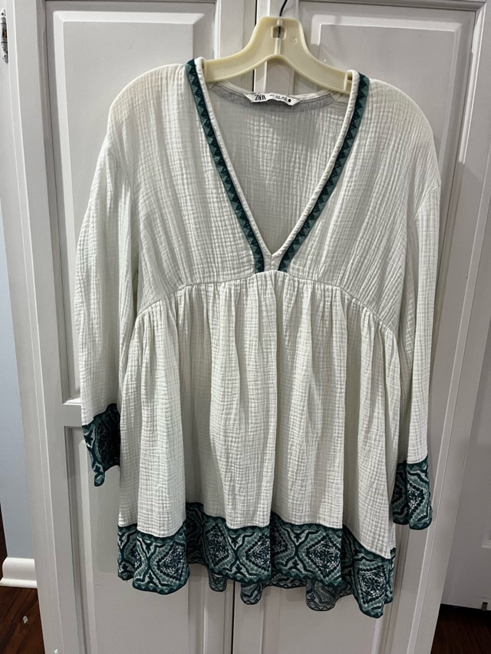 Zara White Gauze V-Neck Tunic with Green Trim